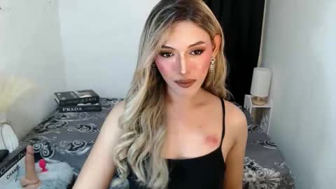 TIFFANY SUCKING QUEEN online show from 04.08.26