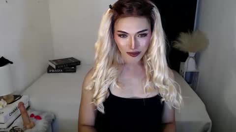 TIFFANY SUCKING QUEEN online show from 04.30.26