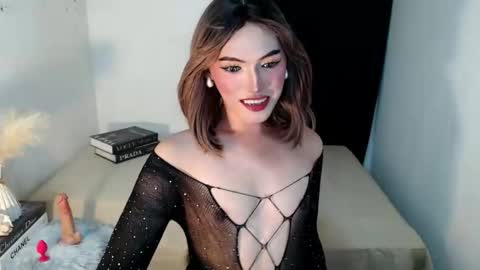Snapshot of yournaughtykendal chatting on 05.11.26 TIFFANY SUCKING QUEEN online show from 05.11.26