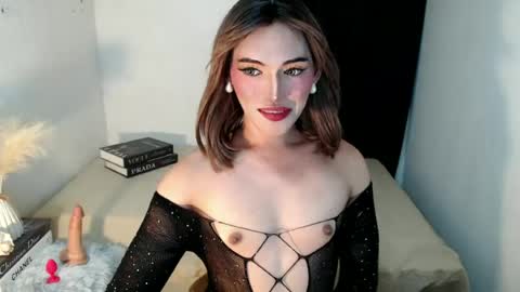 Snapshot of yournaughtykendal chatting on 05.14.26 TIFFANY SUCKING QUEEN online show from 05.14.26