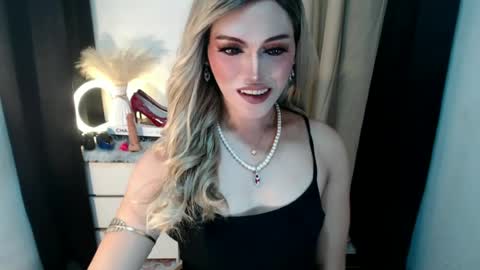 Snapshot of yournaughtykendal chatting on 06.24.26 TIFFANY SUCKING QUEEN online show from 06.24.26