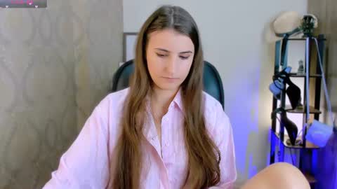 Snapshot of yourspoiledgoddess chatting on 07.16.26 Alisson online show from 07.16.26