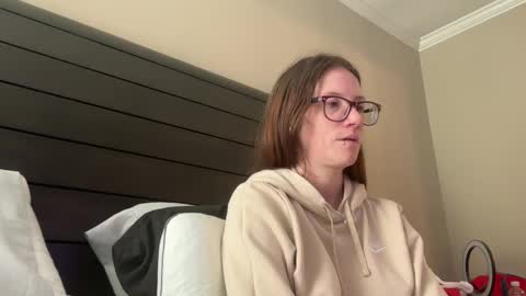 yourstrulylivy online show from 12.11.24