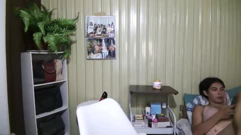 yoursubmissive_larah online show from 05.13.26