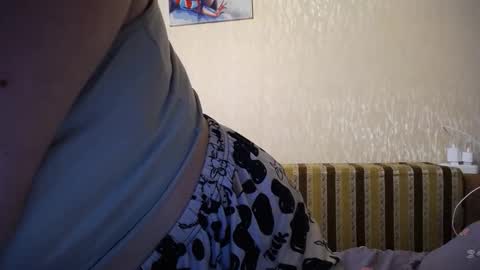 Snapshot of yourswetiegirl chatting on 09.25.25 Sofia online show from 09.25.25