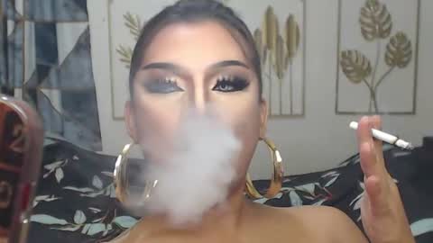 Snapshot of yourtrannyqueenxxx chatting on 06.18.26 Anastacia Grey online show from 06.18.26