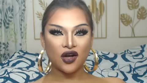 Snapshot of yourtrannyqueenxxx chatting on 06.26.26 Anastacia Grey online show from 06.26.26