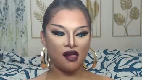 Snapshot of yourtrannyqueenxxx chatting on 07.16.26 Anastacia Grey online show from 07.16.26