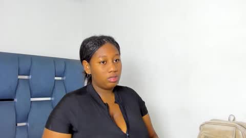 Snapshot of yourwife_anna chatting on 09.30.25 yourwife_anna online show from 09.30.25