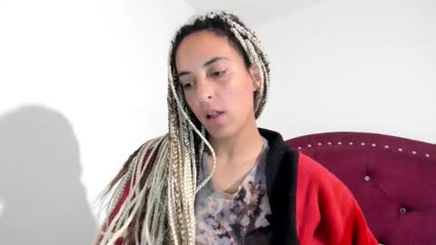 elizabeth  ju   online show from 01.31.25