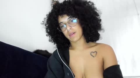 elizabeth  ju   online show from 03.06.25