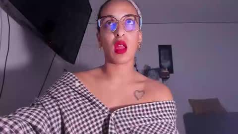 elizabeth  ju   online show from 03.22.26