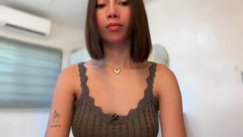 Snapshot of yowginethegreat chatting on 04.22.26 YowgineTheGreat online show from 04.22.26