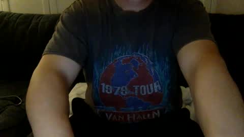 Snapshot of yque2 chatting on 09.18.25 yque online show from 09.18.25