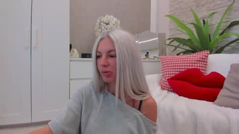 Snapshot of yssaacher chatting on 05.31.26 Crazy P online show from 05.31.26