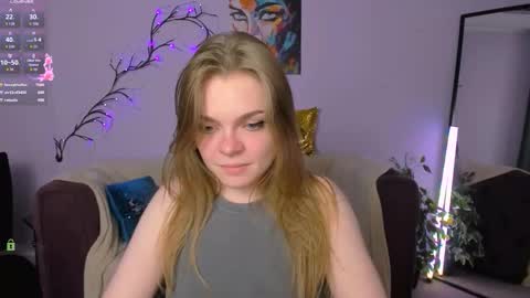 Snapshot of yudji_boy chatting on 09.16.25 yudji_boy online show from 09.16.25