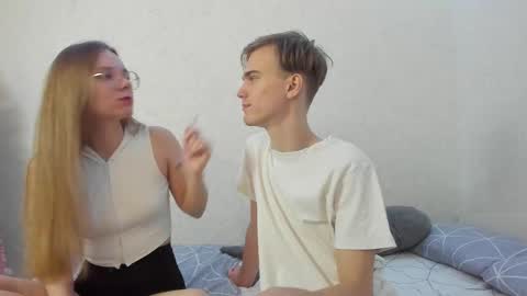 Snapshot of yueslang chatting on 02.17.25 Yue Lang and Samm online show from 02.17.25