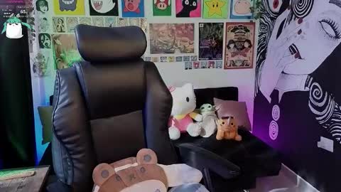    rawr   Anne Independent model      online show from 02.20.26