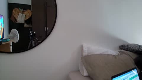 Snapshot of yulian_23 chatting on 05.17.26 Ivan online show from 05.17.26