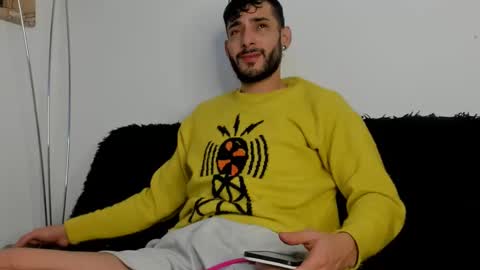 Snapshot of yulianpereira25 chatting on 12.22.24 yulian 2811 online show from 12.22.24