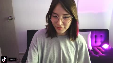 Yulienne online show from 11.23.25