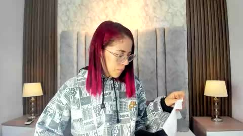 yulievans online show from 10.08.25