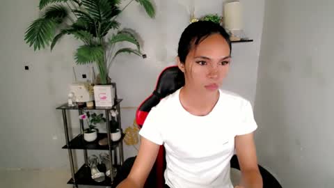 CALL ME YUMLEXX online show from 07.11.26