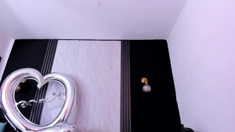 Snapshot of yummyduo chatting on 04.16.26 Yummyduo online show from 04.16.26