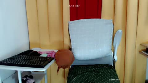 Snapshot of yummyhottits chatting on 05.06.26 nemay online show from 05.06.26