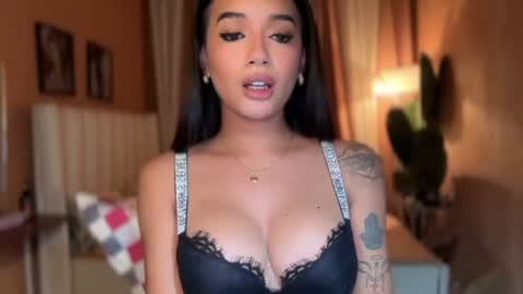 Goddes Renalyn online show from 07.10.26