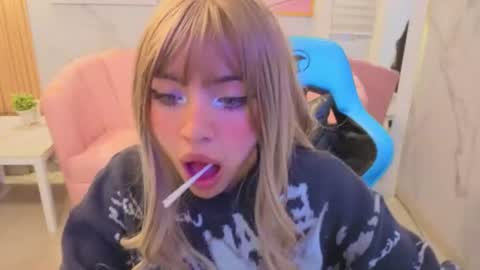 Snapshot of yuna_doll_a chatting on 07.18.26 Yuna online show from 07.18.26