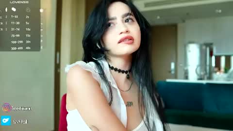 Snapshot of yuna_leen chatting on 06.19.26 yuna_leen online show from 06.19.26