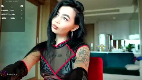 Snapshot of yuna_leen chatting on 07.17.26 yuna_leen online show from 07.17.26