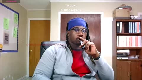 Snapshot of yungbbcbro chatting on 01.12.25 Octavian online show from 01.12.25