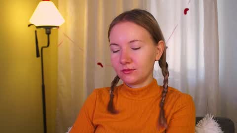 Snapshot of yuricazel chatting on 02.13.26 Alesia online show from 02.13.26