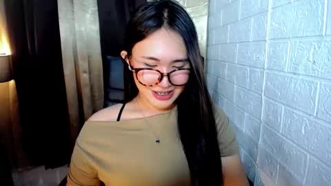 yuriyumixx_xoxo online show from 10.21.25