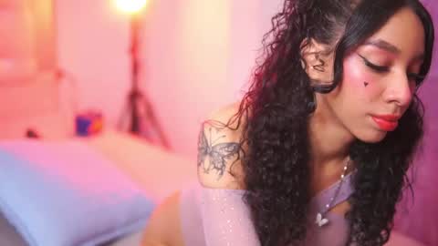 Yuyi Cam online show from 10.17.25