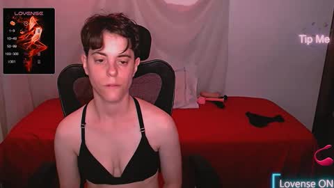 Snapshot of yuyito15 chatting on 11.30.25 Yuyu online show from 11.30.25