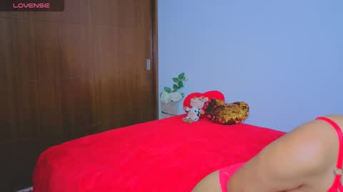 Snapshot of yuziidreams chatting on 10.11.25 yuzii Im new to these pages so I hope you guys are kind to me. online show from 10.11.25