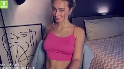 Snapshot of yvie_ chatting on 12.04.24 The Queen Bitch of the United Kingdom online show from 12.04.24