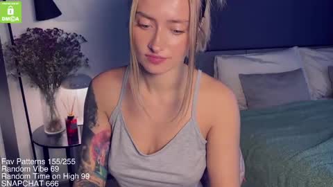 Snapshot of yvie_ chatting on 02.13.25 The Queen Bitch of the United Kingdom online show from 02.13.25