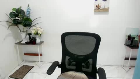 Snapshot of yvonne_s3xy chatting on 02.27.26 Yvonne online show from 02.27.26