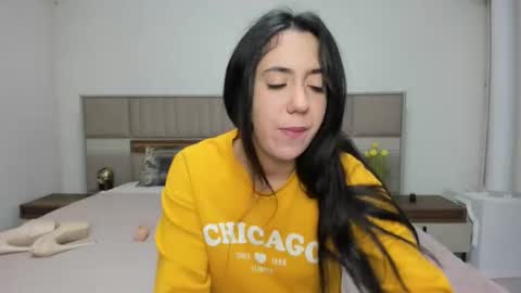 Snapshot of yvonnebabe chatting on 12.27.24 yvonnebabe online show from 12.27.24