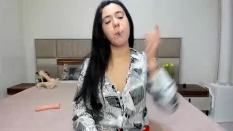 Snapshot of yvonnebabe chatting on 01.06.25 yvonnebabe online show from 01.06.25