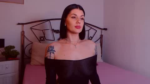 Snapshot of yvonneeverlee chatting on 02.09.26 I V Y online show from 02.09.26