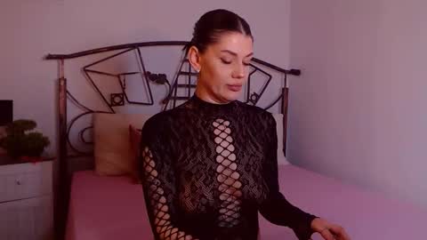 Snapshot of yvonneeverlee chatting on 02.17.26 I V Y online show from 02.17.26