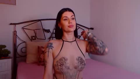 Snapshot of yvonneeverlee chatting on 02.19.26 I V Y online show from 02.19.26