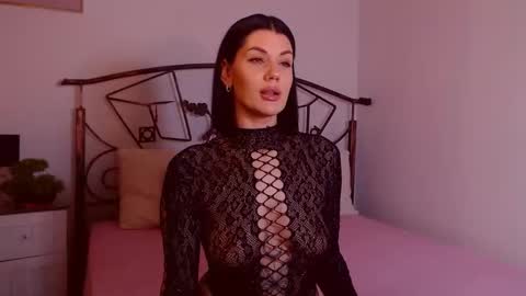 Snapshot of yvonneeverlee chatting on 02.20.26 I V Y online show from 02.20.26