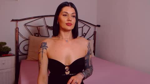 Snapshot of yvonneeverlee chatting on 03.02.26 I V Y online show from 03.02.26