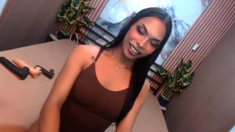 yvonnellvs online show from 02.26.26